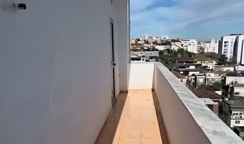 Appartamento con Terrazza Panoramica in Vendita | 160m² | Potenziale Eccellente
