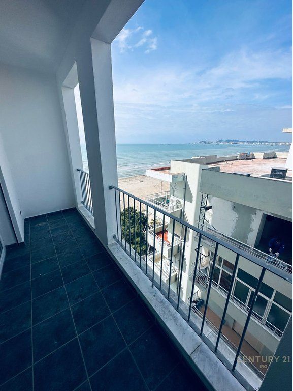 Apartament 2 + 1 për shitje tek Shkëmbi i Kavajës