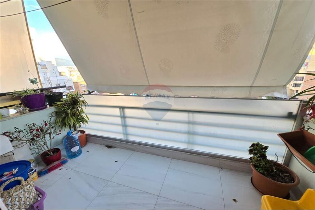 Apartament 2+1 me qera Pazari Ri
