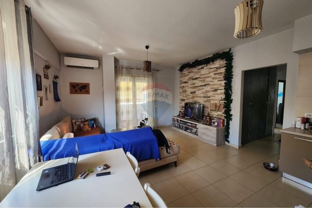 Apartament 2+1 ne shitje , Cristal Center