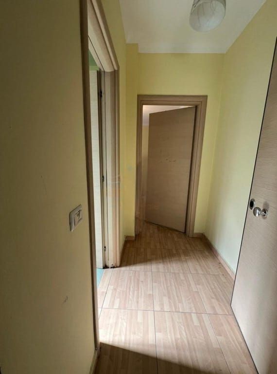 Apartament 2+1, për Shitje ne zonën e Freskut