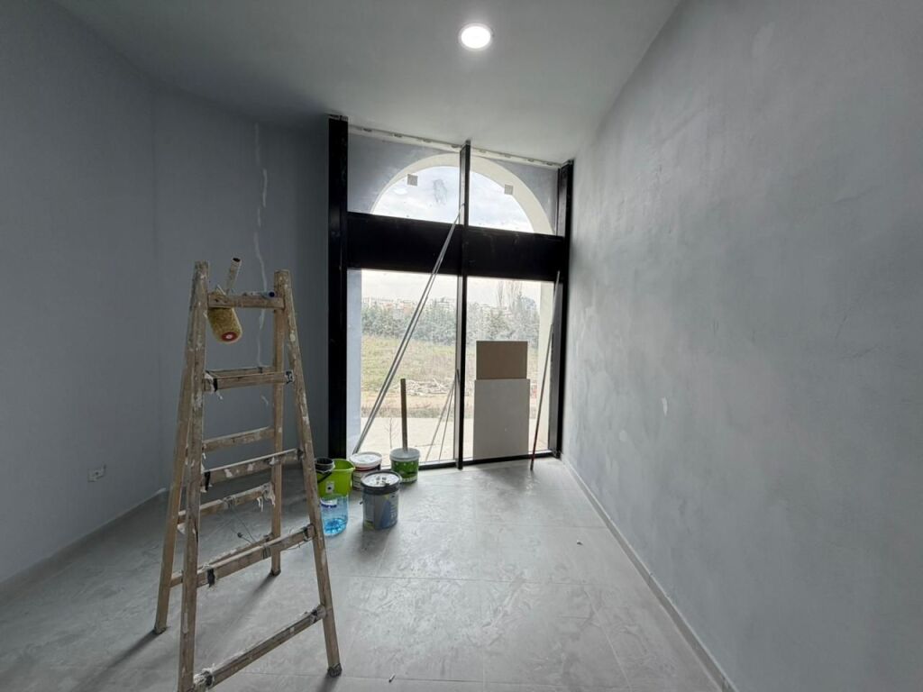 Ambient biznesi per qira tek River Residence ne Astir.