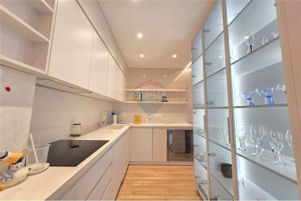 Apartament 2+1 me qera Pazari Ri