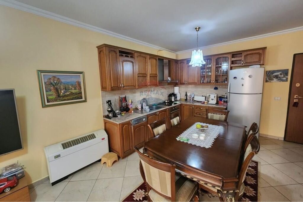Apartament 3+1+2 ne shitje , Komuna e Parisit