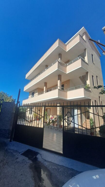 Appartamento 3+1+2 - Unaza Durrës