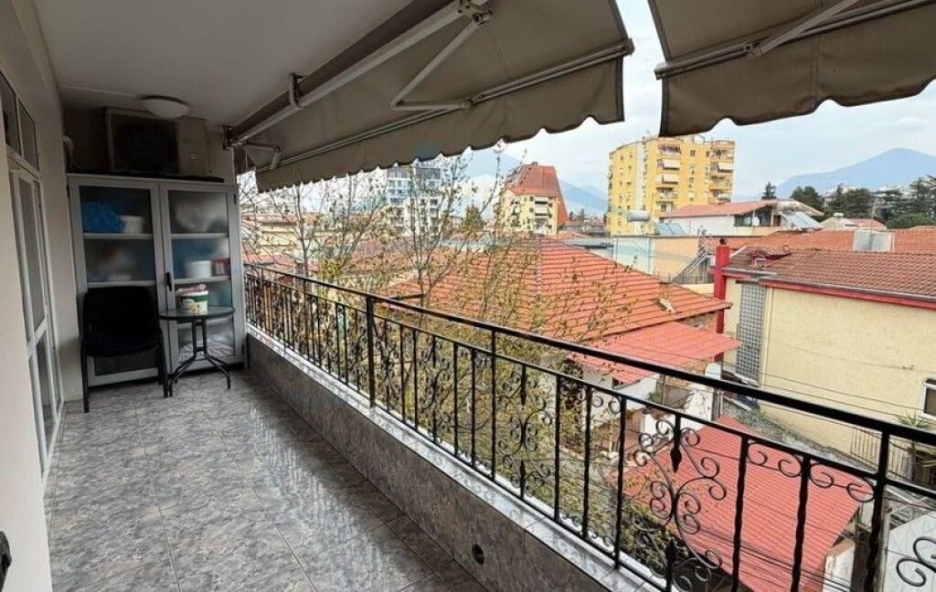Shitet, Apartament 2+1 , 21 Dhjetori