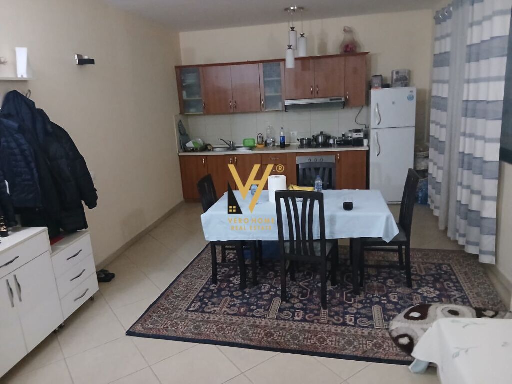 JEPET APARTAMENT 2+1+BLK ME QERA NE SELITE 45.000 LEKE