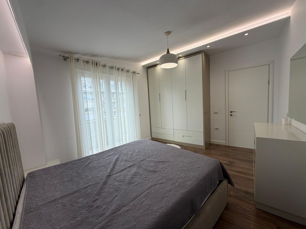 🏡 Attic for Sale with Parking – Super Panoramic View  📍 Dry Lake, Tirana 🏢 6th Floor (last)  ✨ Free and panoramic view, perfect orientation  📐 Area: * Apartment: 70 m² * Veranda: 70 m² * Common: 15 m² * Total: 155 m² 🚗 Parking: 28 m²  💶 Price: 250,000 €
