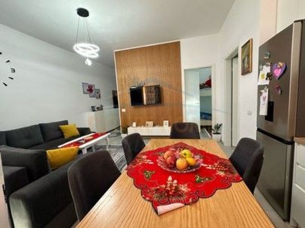 In vendita, Appartamento 2+1, Complesso Mangalem, Tirana.