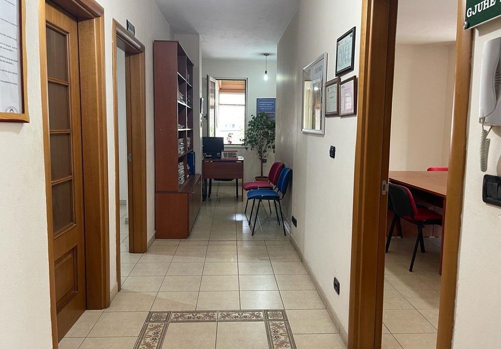 🏢 Zyrë me Qira në Don Bosko