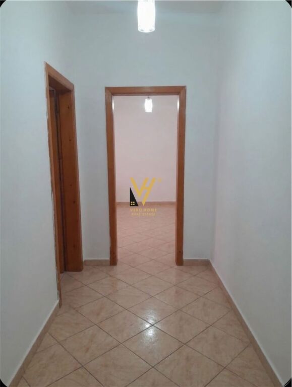 SHITET APARTAMENT 2+1+GARSONIERE TE RR.DURRESIT 200.000 EURO