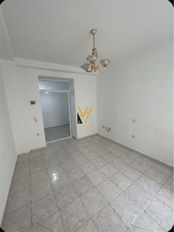 SHITET APARTAMENT 2+1+GARSONIERE TE RR.DURRESIT 200.000 EURO