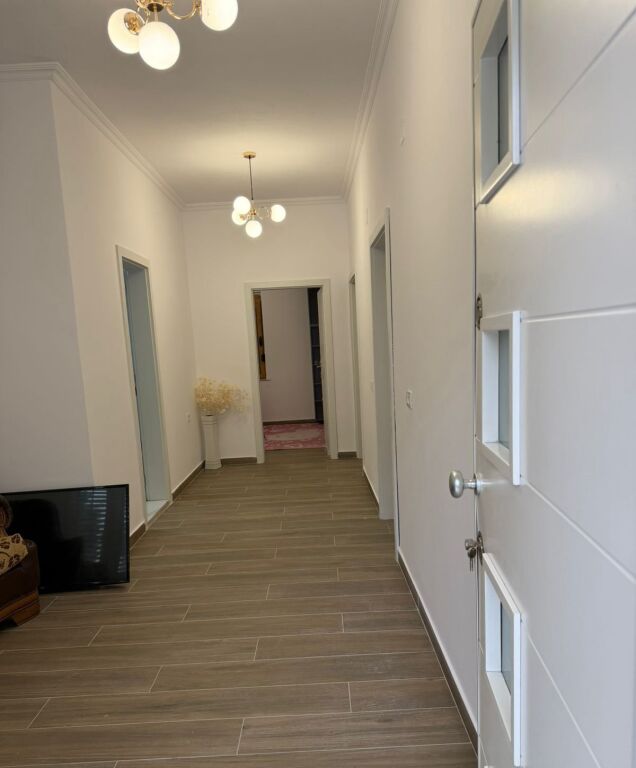 In affitto Appartamento 2+1, via Gjon Mili vicino al Nuovo Viale (via Siri Kodra) 600 Euro