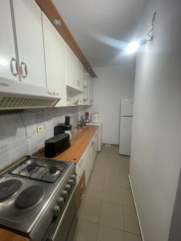 Jepet me qira apartament 2+1 – Brryl, Tiranë