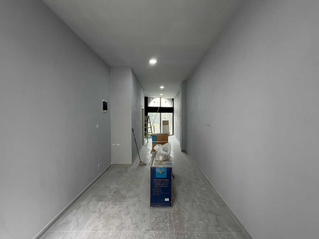 Ambient biznesi per qira tek River Residence ne Astir.