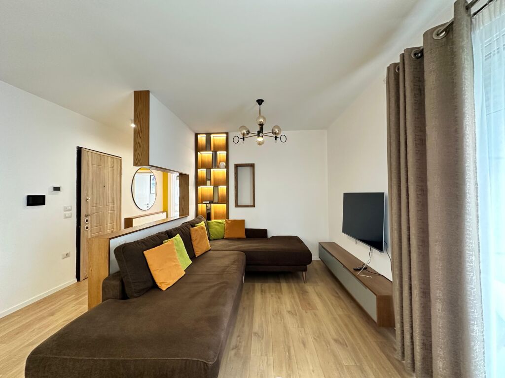 Apartament me qira vjetore , Kopshti Zoologjik

