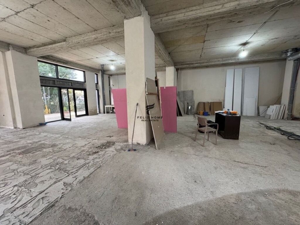 UFFICIO IN AFFITTO 210 M2 AFFITTO 1.400 EURO FH-64646