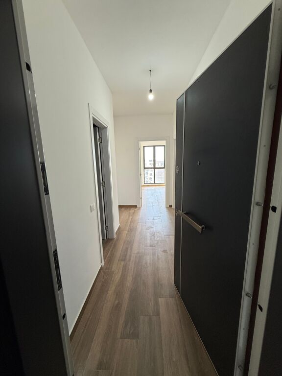 Zona: Complesso Arlis Farmacia 10 Tirana