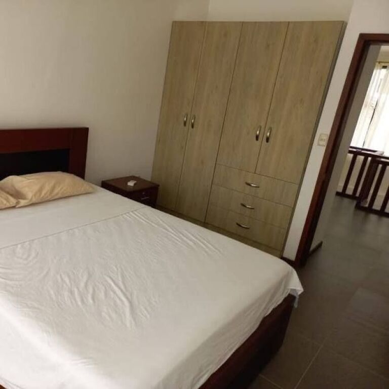 Jepet me qera apartament 2+1 tek Kodra e Dillit vendodhje fantastike pa shkuar tek rezidenca 1 prane Eleonores!