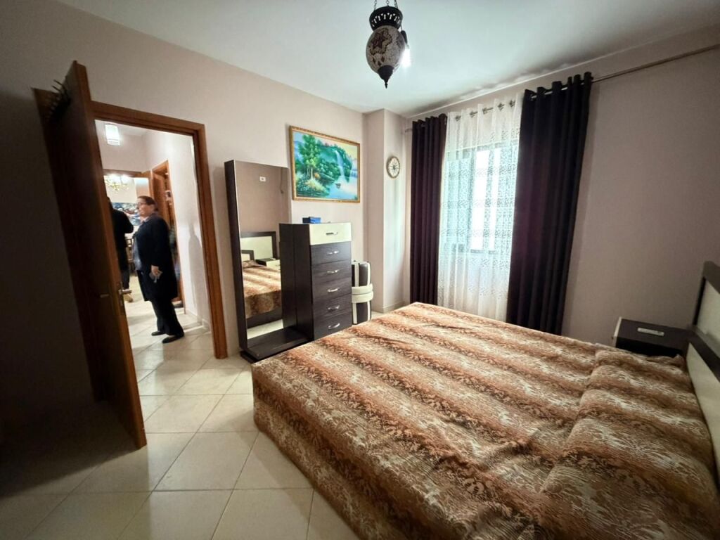 🏡 JEPET ME QERA 2+1 – 📍  Yzberisht (pranë Big Market)💶 Çmimi: 450 € / muaj  