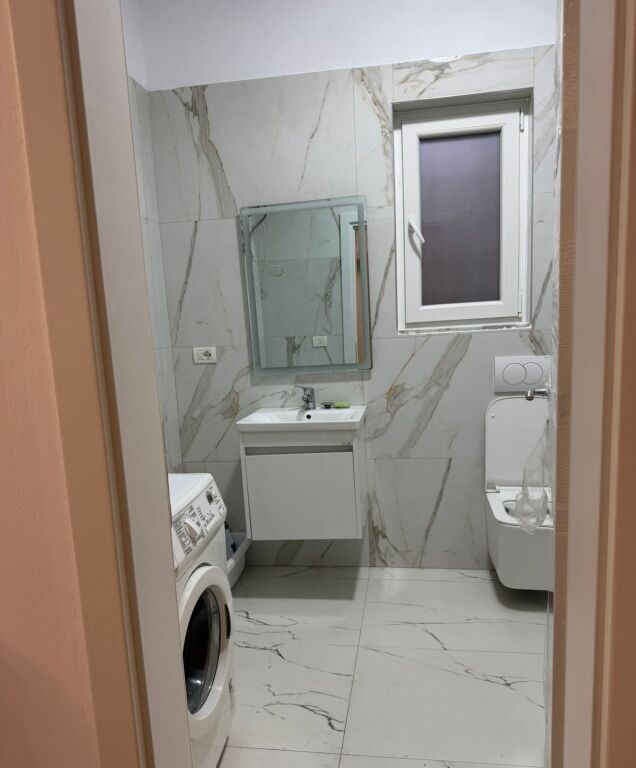 Affittasi appartamento 2+1, via Gjon Mili vicino al Nuovo Boulevard (via Siri Kodra) 600 euro