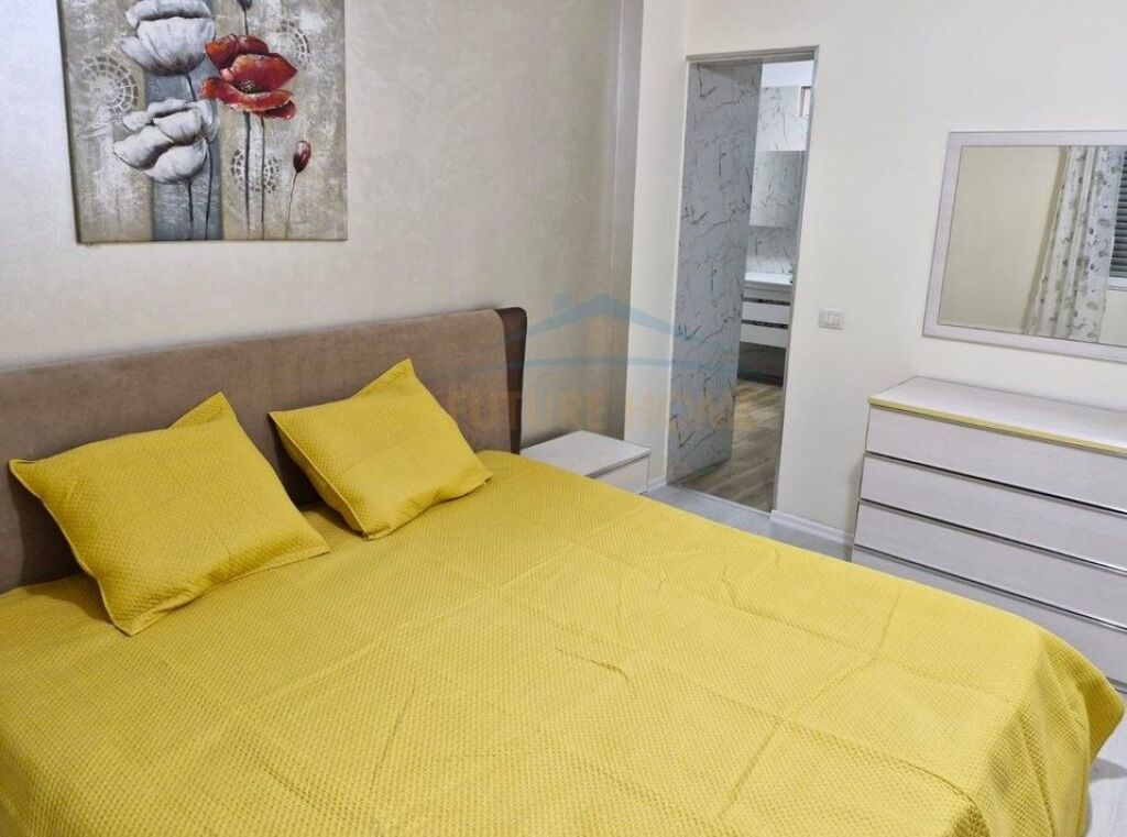 Shitet, Apartament 3+1+2, Porcelan