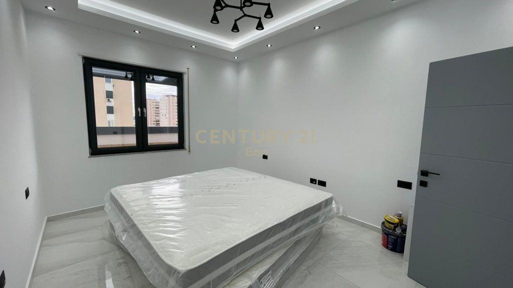 VENDESI SUPER APPARTAMENTO 2+1+2 CON VISTA MARE A VOLLGA, DURRES !!