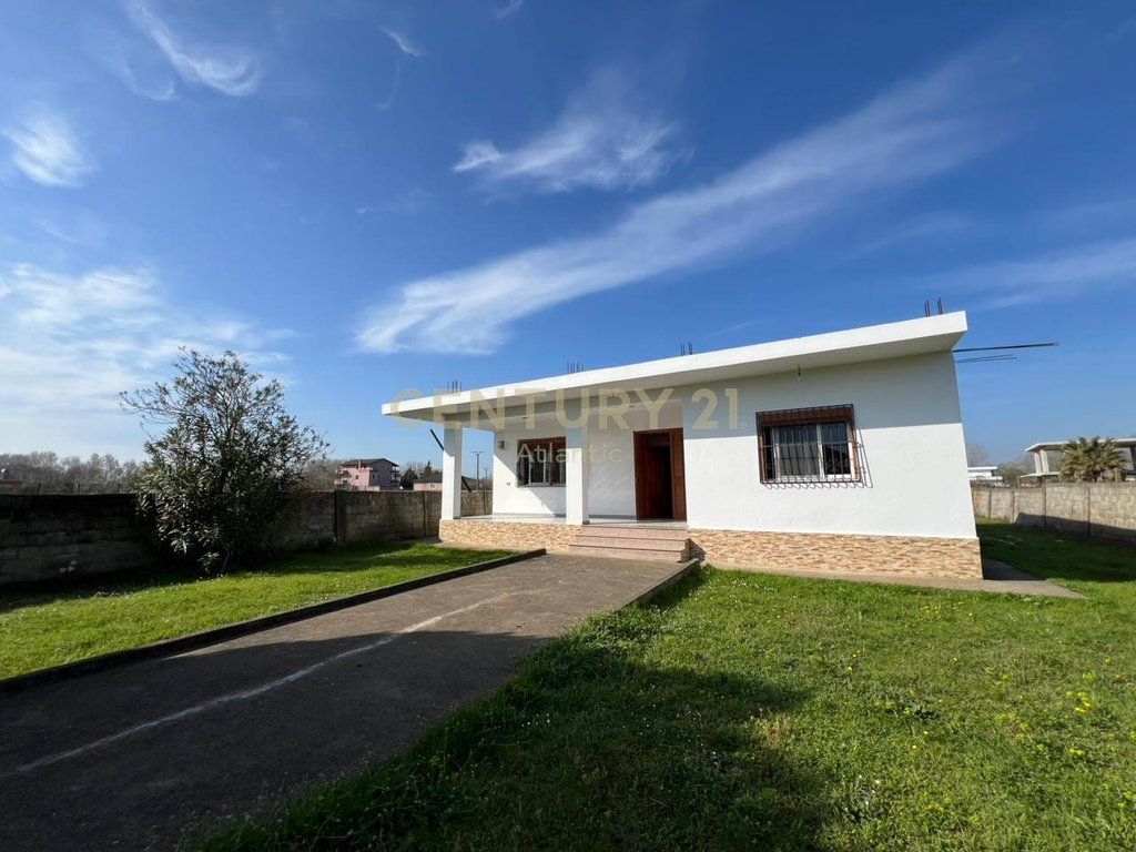 PRIVATE HOUSE FOR SALE NEAR THE CENTER IN SHIJAK !