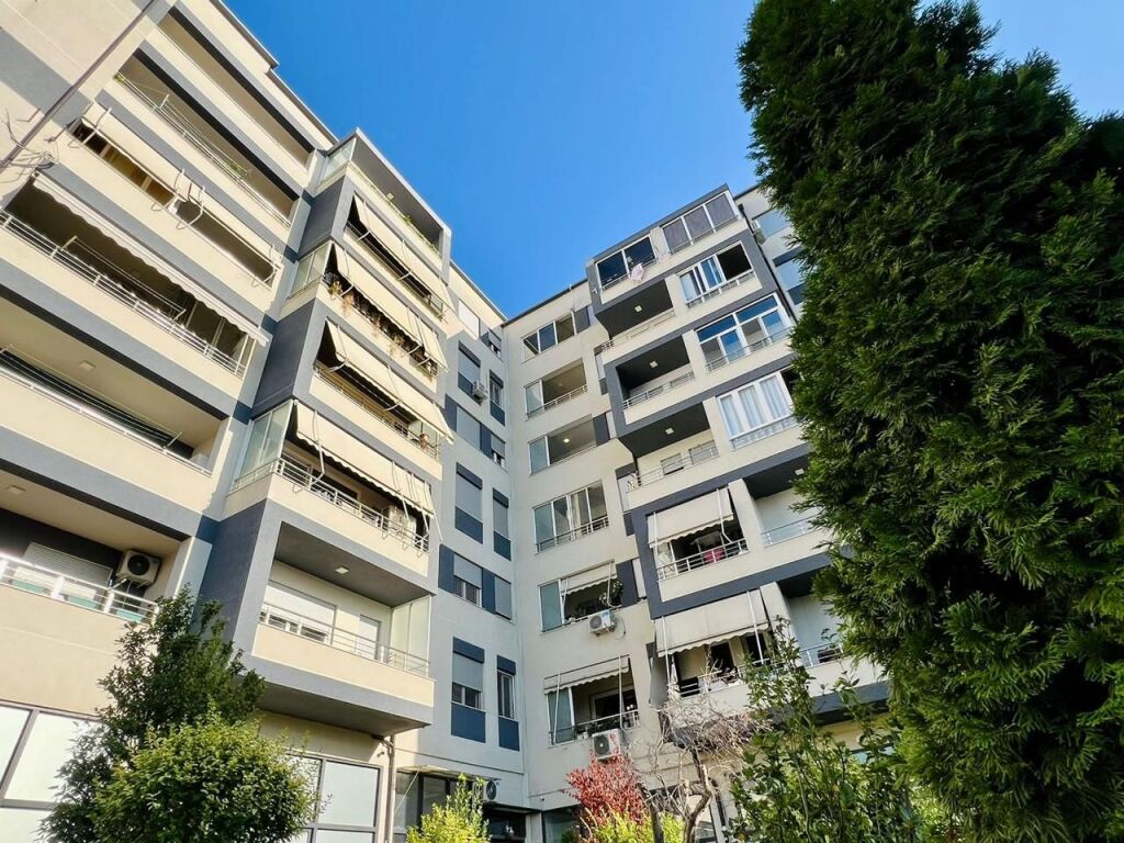 Apartament 2+1 + parkim Ne kinostudio