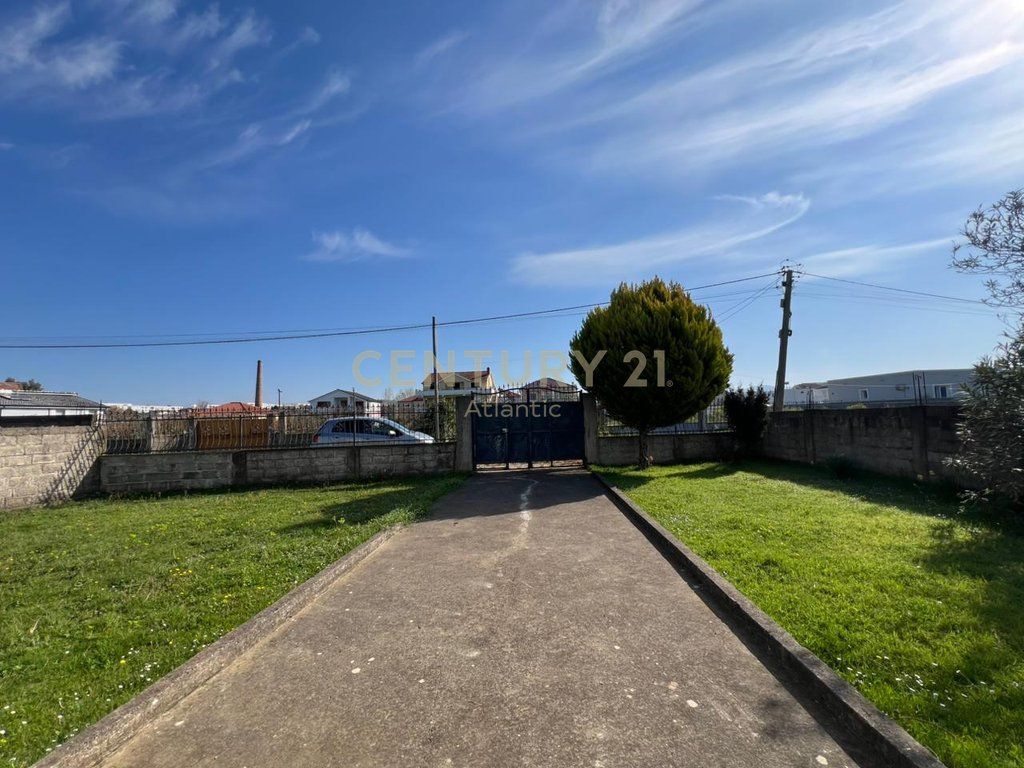PRIVATE HOUSE FOR SALE NEAR THE CENTER IN SHIJAK !