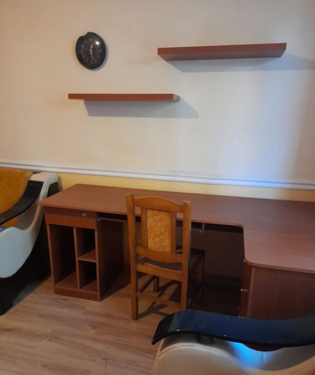 Affittasi appartamento 2+1, Komuna Parisit vicino a Kristal Center 650 mila leke