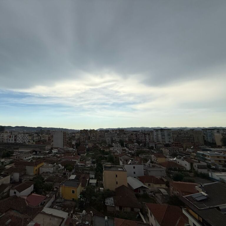🏡 Shitet Apartament 3+1 – Rruga Jordan Misja, pranë Bulevardit të Ri ✨