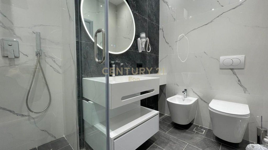 VENDESI SUPER APPARTAMENTO 2+1+2 CON VISTA MARE A VOLLGA, DURRES !!