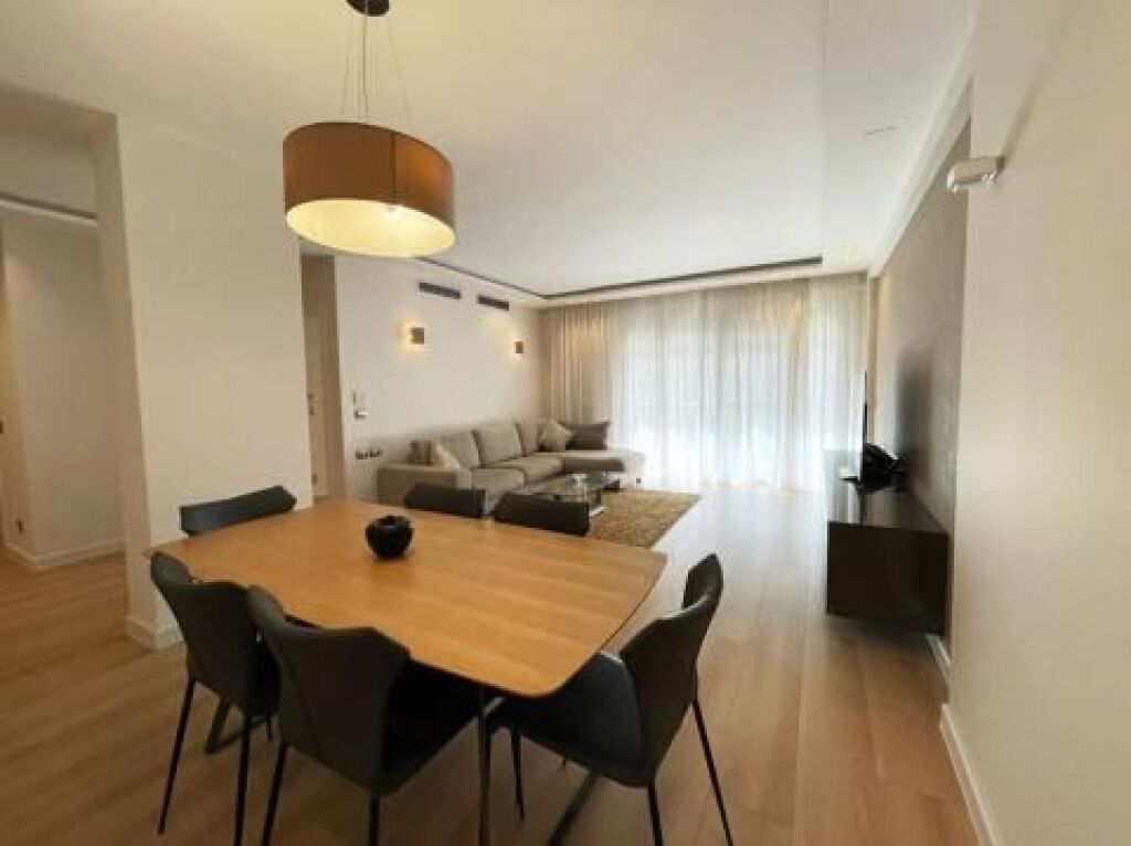 Appartamento 3+1 in affitto vicino al Lago di Tirana!