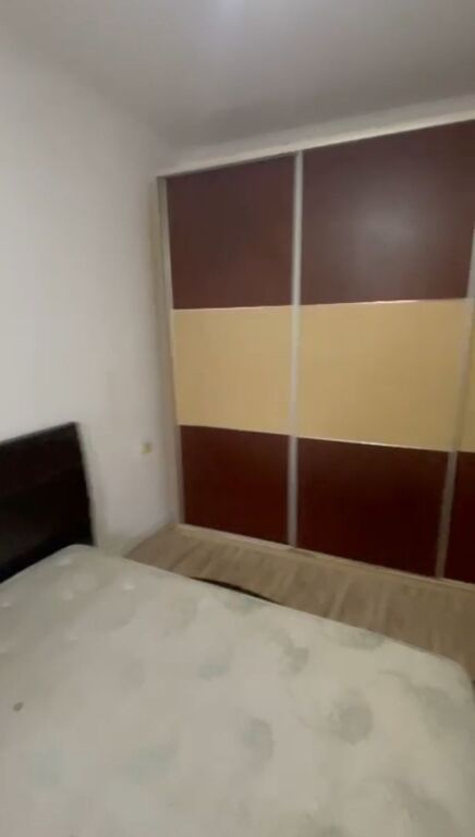 Affittasi casa 1+1, via Veli Dedi vicino a Vecchia Shqiponja 300 mila lek