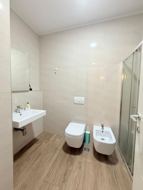🏡 Affittasi appartamento 2+1+posto auto al Complesso Delijorgji