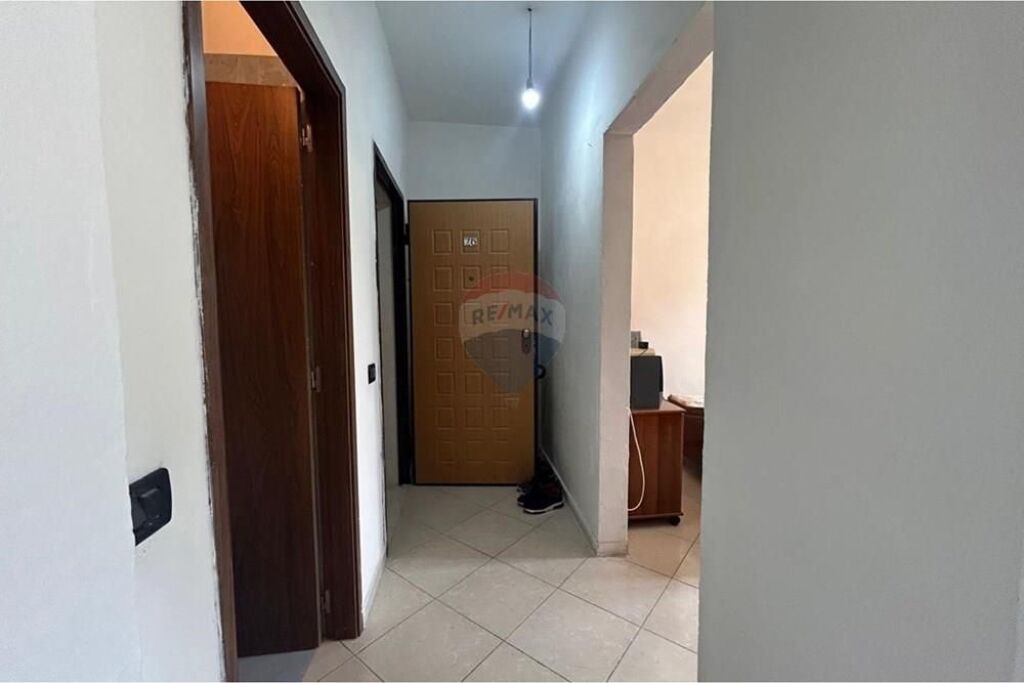 🏡 Apartament 1+1 për Shitje – Xhamia, Vlorë