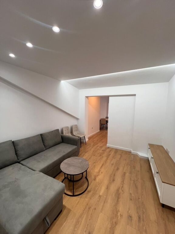 Apartament 1+1 per qera ne rrugen Myslym Shyri.