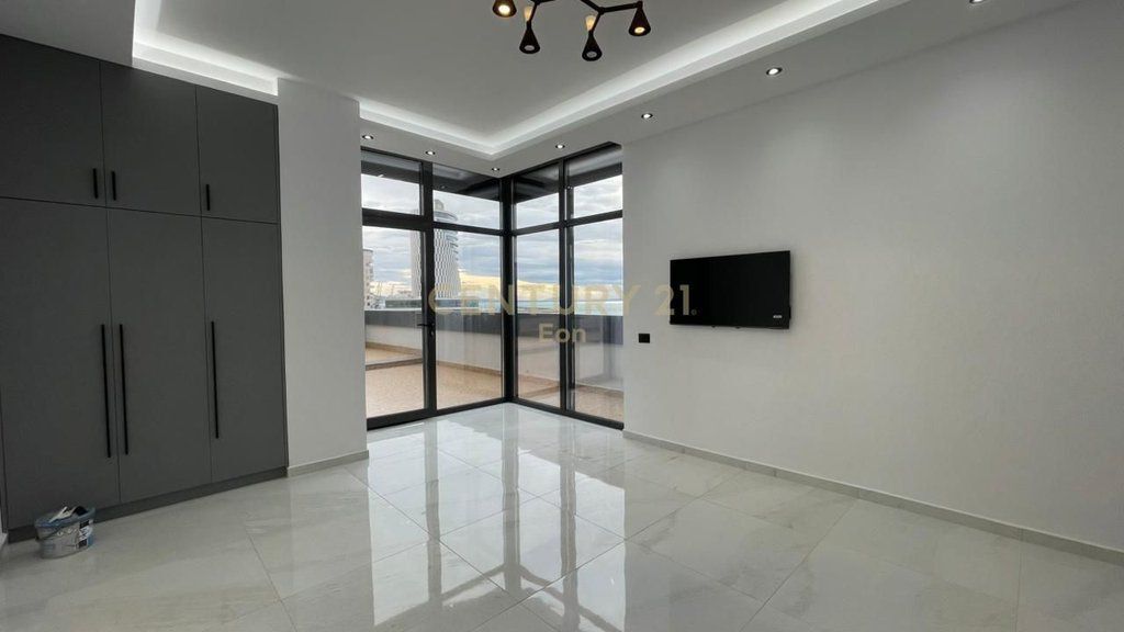 VENDESI SUPER APPARTAMENTO 2+1+2 CON VISTA MARE A VOLLGA, DURRES !!
