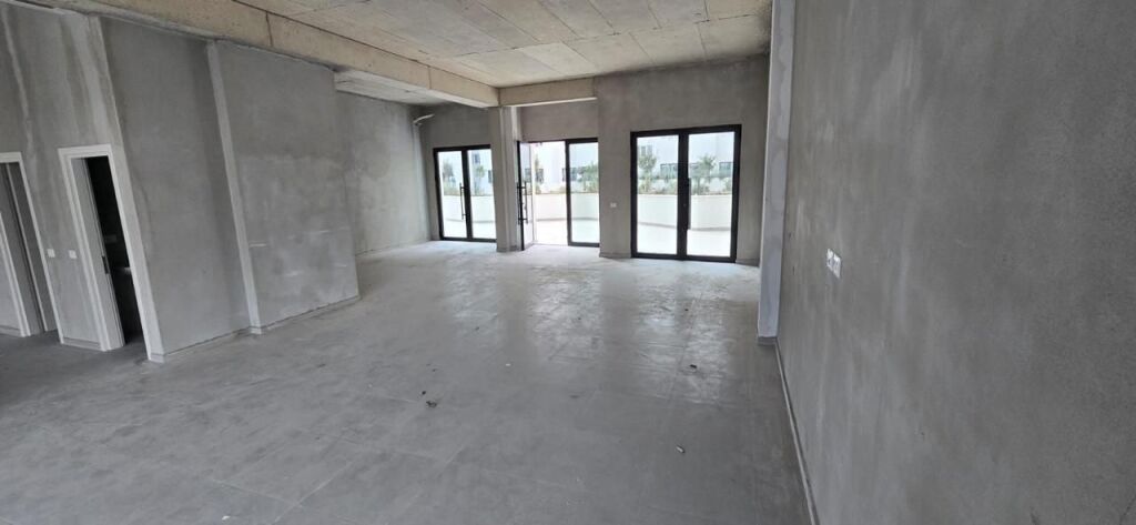 OFFICE FOR RENT RIVER RESIDENCE