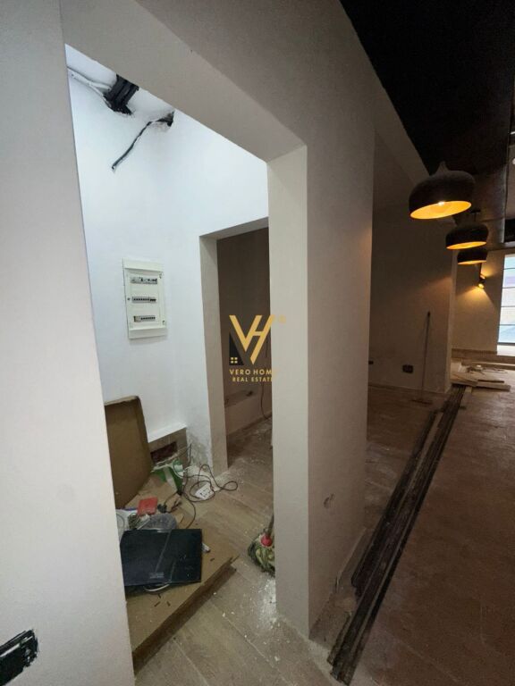 BUSINESS PREMISES 86 M2 FOR RENT IN VASIL SHANTO 100,000 LEKE