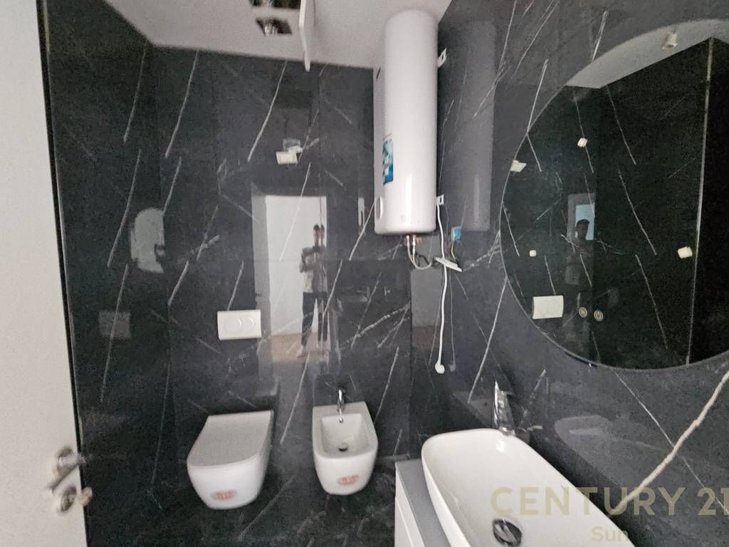 OFFICE FOR RENT IN LAKE VIEW RESIDENCES