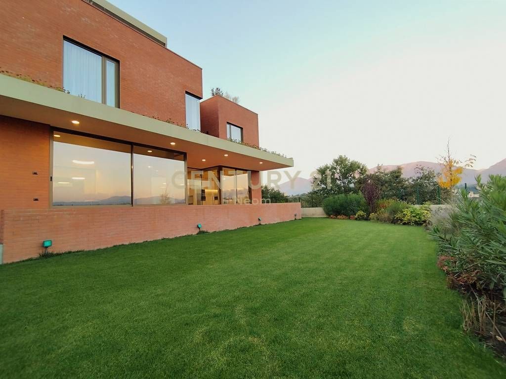 Villa in affitto vicino a TEG 5.000 € /Mese Sup. Totale 600m2