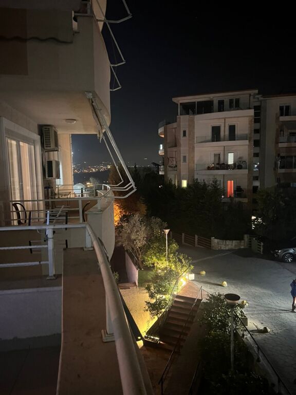 2+1,furnished near the mosque and botanical garden,850 euros