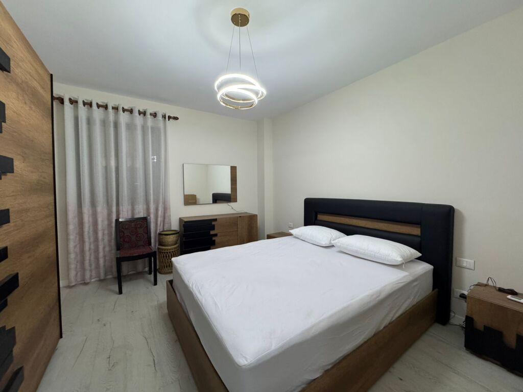 Apartament me qera - Komuna e Parisit