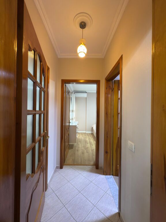 AFFITTASI | Appartamento 2+1 – Via Kavajës (di fronte a Delijorgjit)
