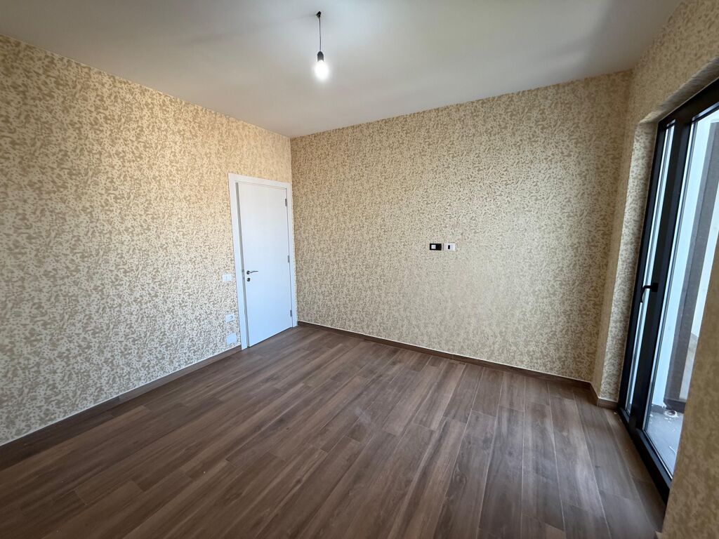 Jepet me qera apartament 1+1 Per zyre