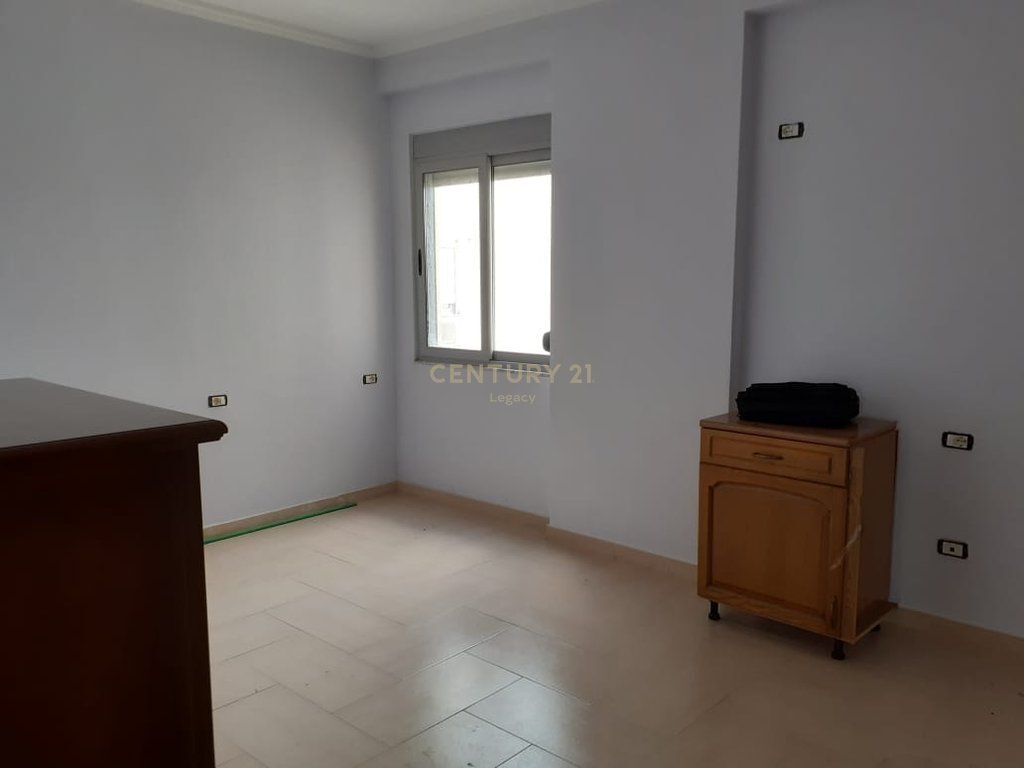 Shitet Apartament 2+1+2 Tualete + 1 Ballkon 183,340 € Sip. Totale  107m2