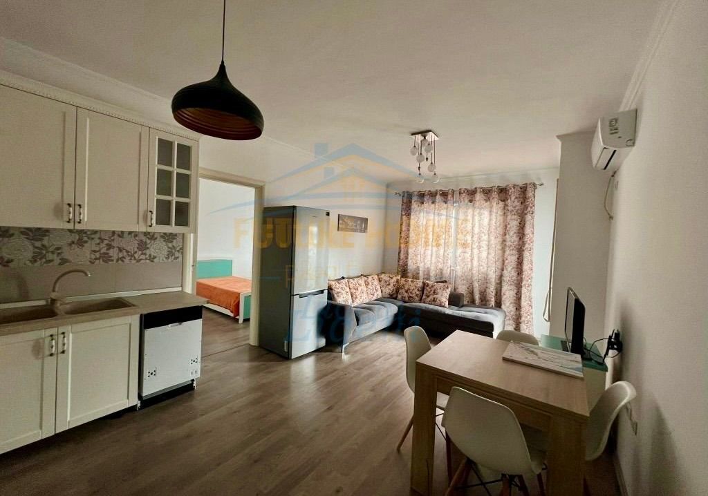 🏠 Vendesi arredato 2+1 in vendita a Unaza e Re – Con ipoteca! ✨