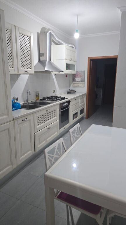 Vendesi 2+1 a Himare